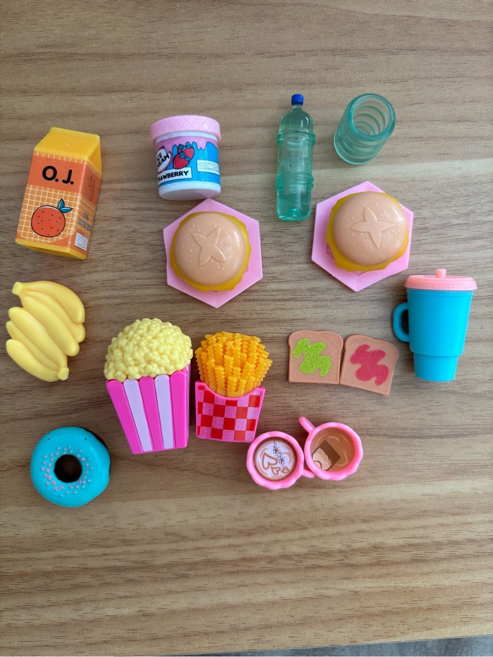 lol surprise dolls Toy Play Food Set - Bright Plastic Fast Food Pieces